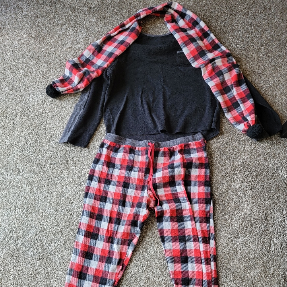 Cuddl Duds Pajama Set